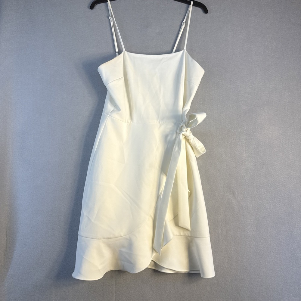 Gianni Bini size 0 Ivory dress new with tags